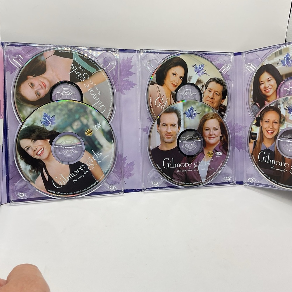 Gilmore Girls: The Complete Sixth Season DVD Set - Blue - Picture 11 of 16